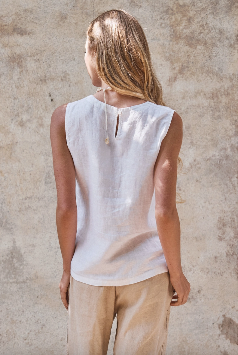 Key Hole Back Sleeveless Top in White