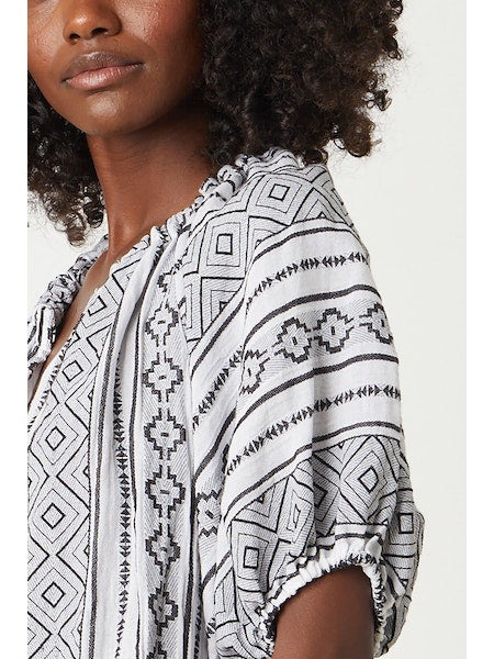 Velvet by Graham & Spencer Kimmy Top in Black/White