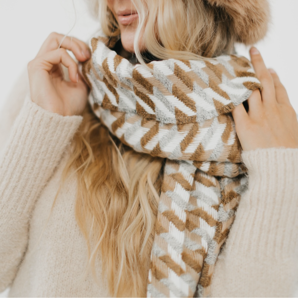 Houndstooth Check Scarf