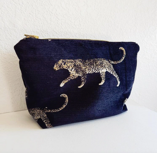 Black Velvet Leopard Traveller