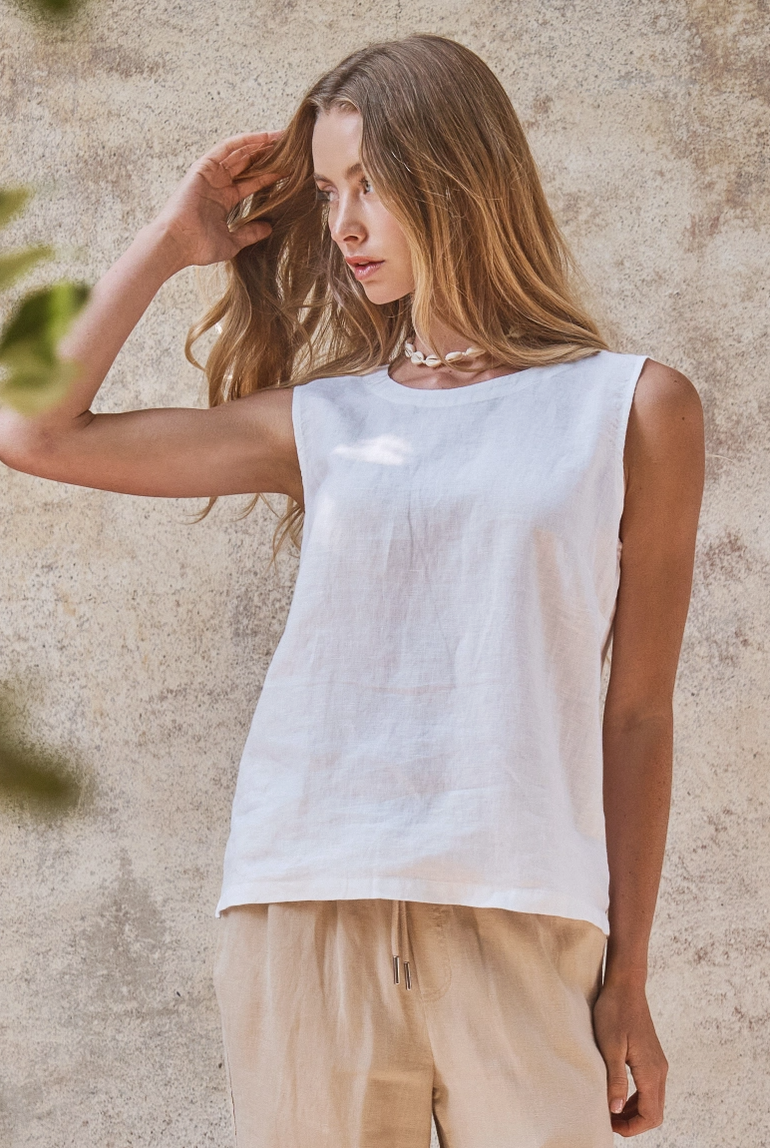 Key Hole Back Sleeveless Top in White