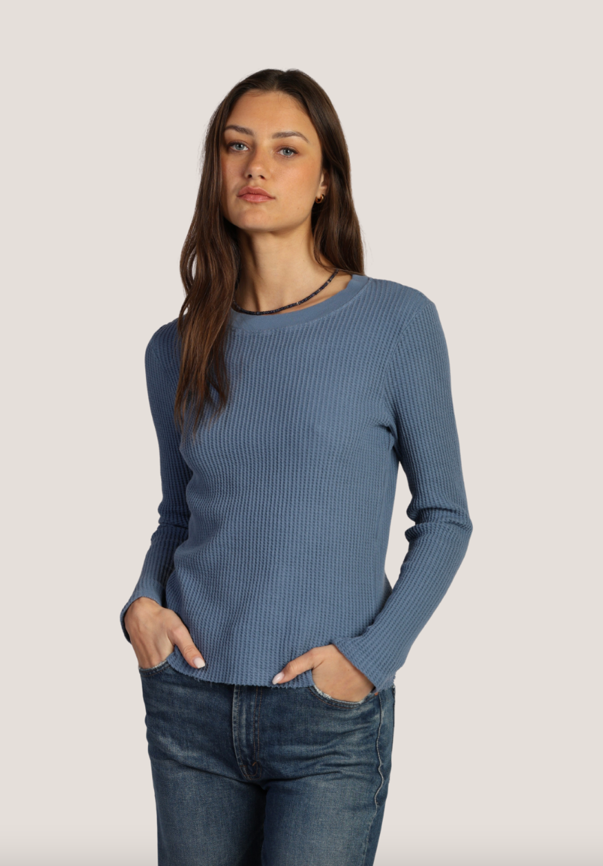 Modern Longsleeve Tee in Navy or White