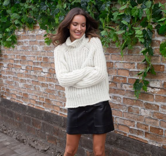 Tara Rails T Neck Sweater (2 Colors)