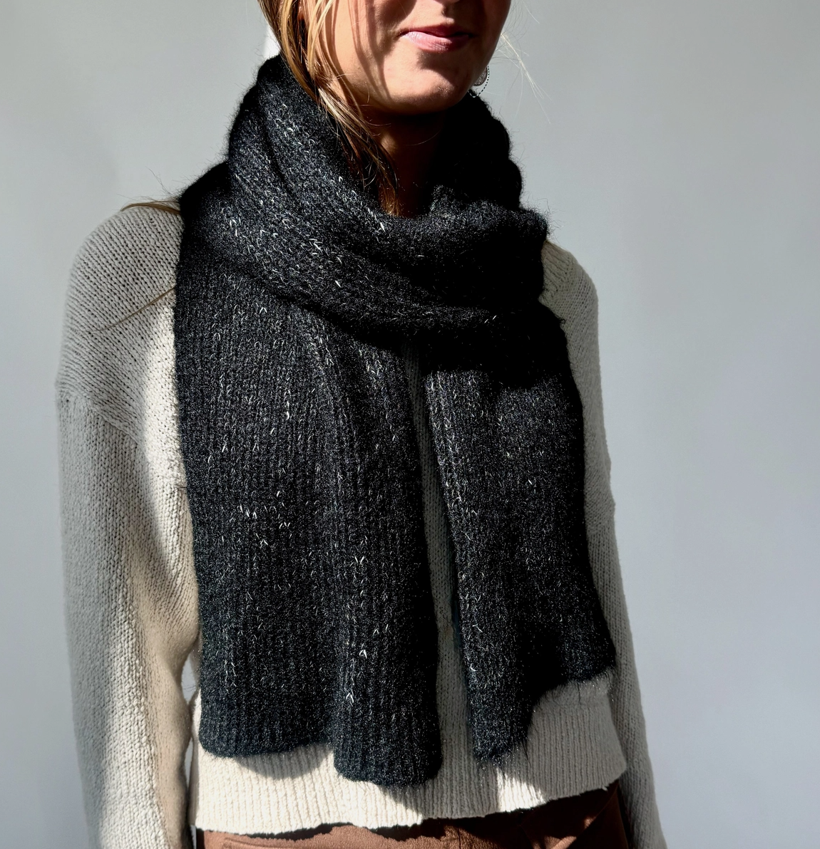 Estelle 2 Tone Scarf in Black or Blue