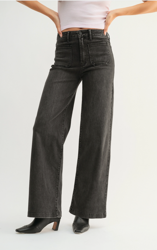 Mini Patch Pocket jean in Washed Black