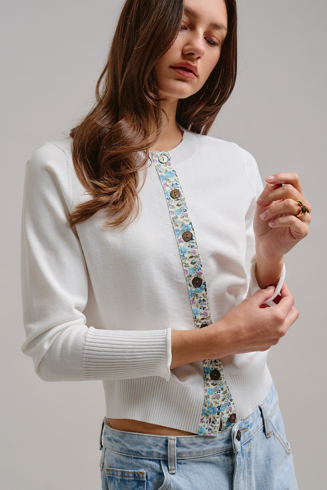 Contrast Floral Detail Cardigan in 2 Colors